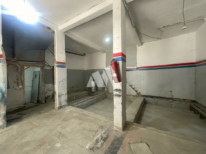 Local commercial 86m² avec terrasse à vendre à Casablanca quartier Oulfa — photo 2