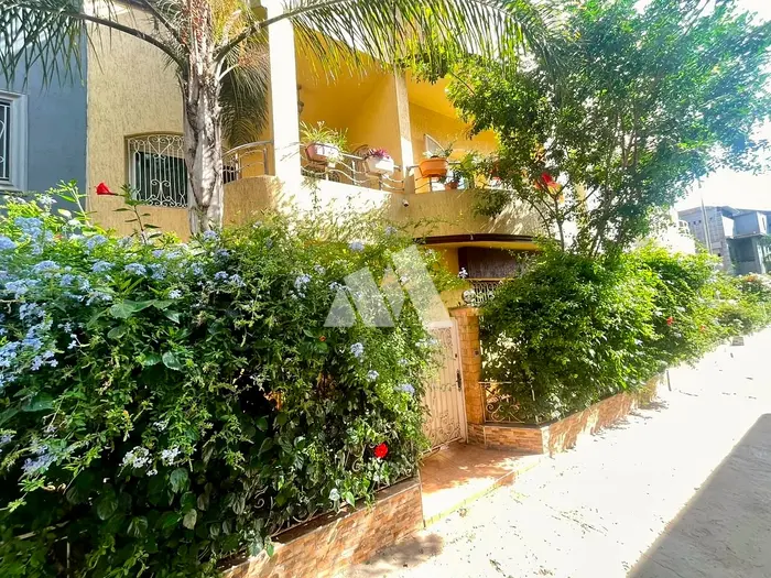 Villa moderne 336 m² 4 chambres terrasse balcon cuisine équipée Sidi Bernoussi Casablanca — photo 1